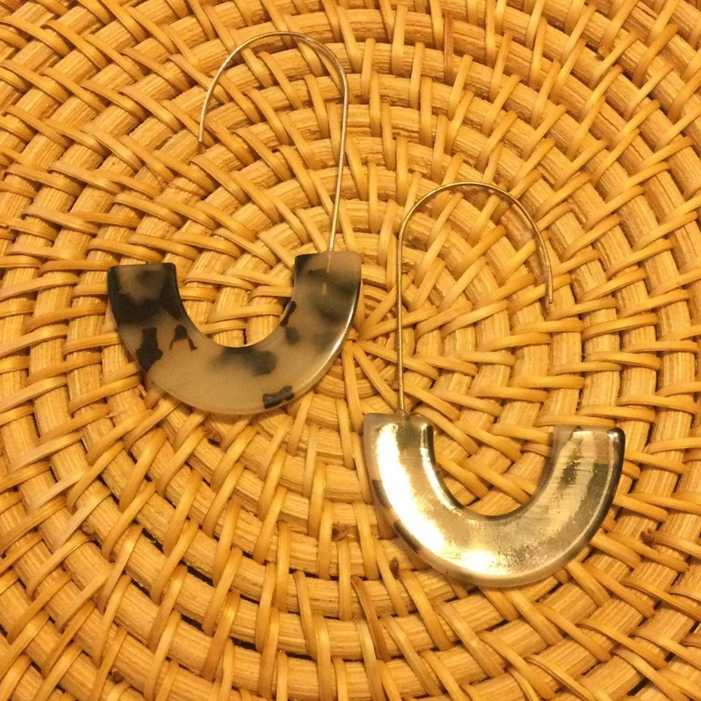 Milky hoop earrings